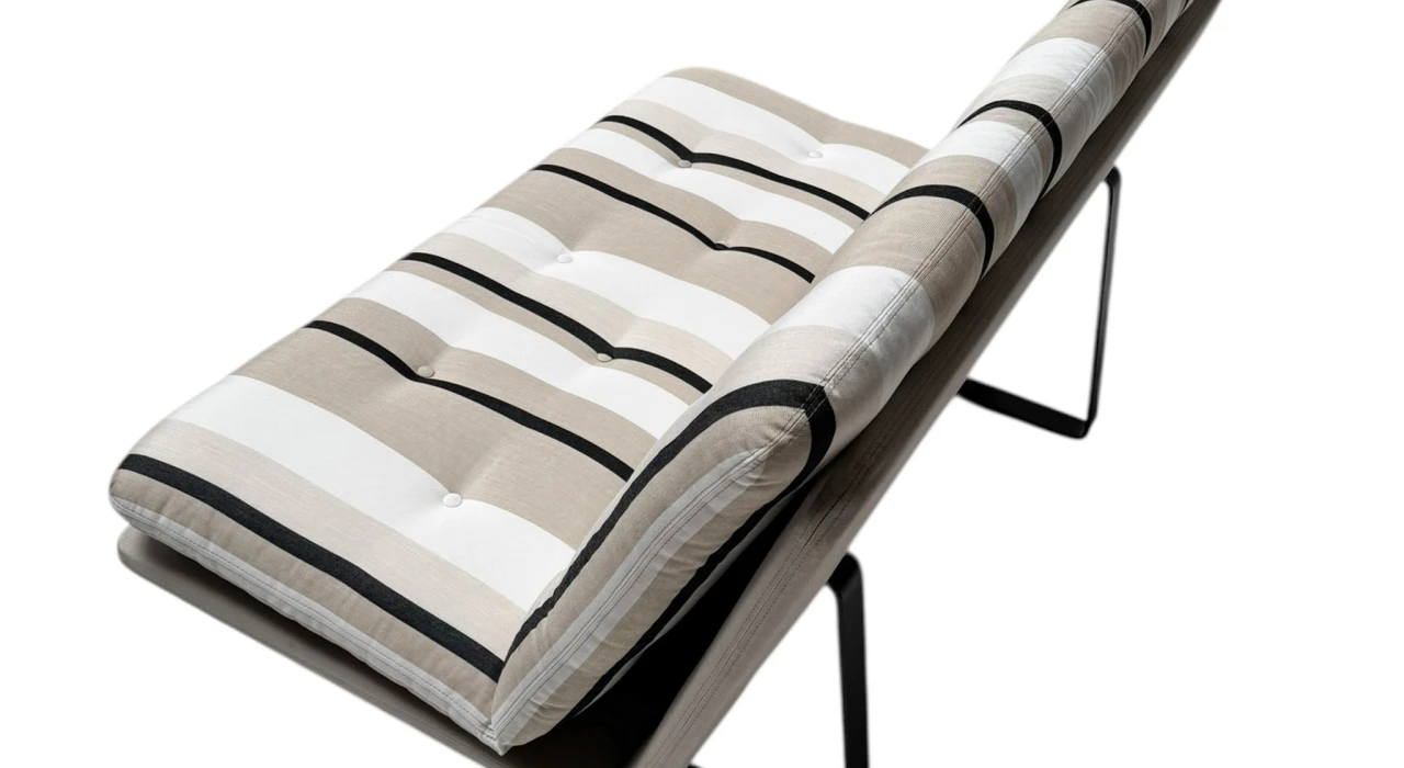 Mid-Century Modern C683 Two-Seater Sofa by Kho Liang Le for Artifort, 1968